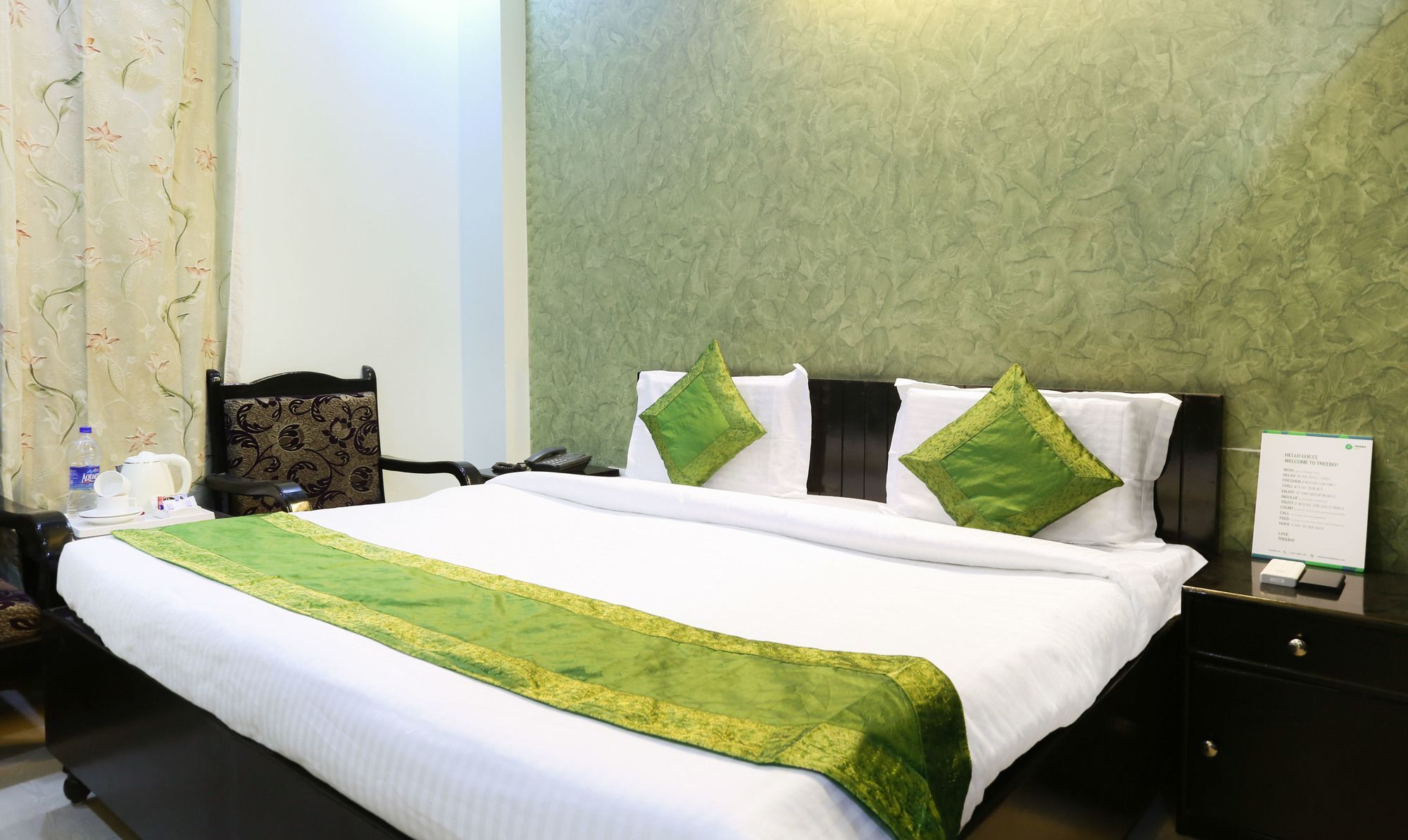 Treebo Trip Sswag 18 Expressway Hotel Ноида Екстериор снимка